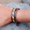 Pulsera con trenzado de cuero