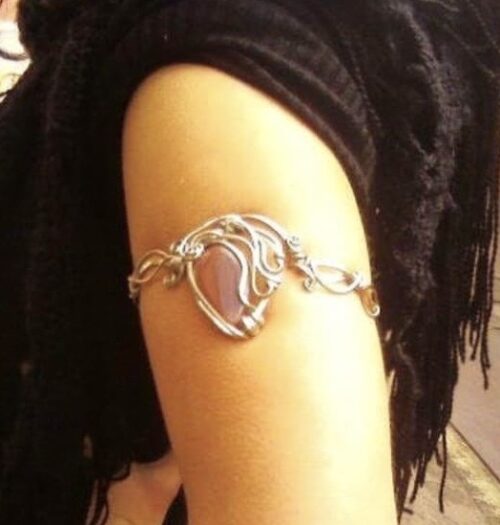 Brazalete élfico con ágata de fuego